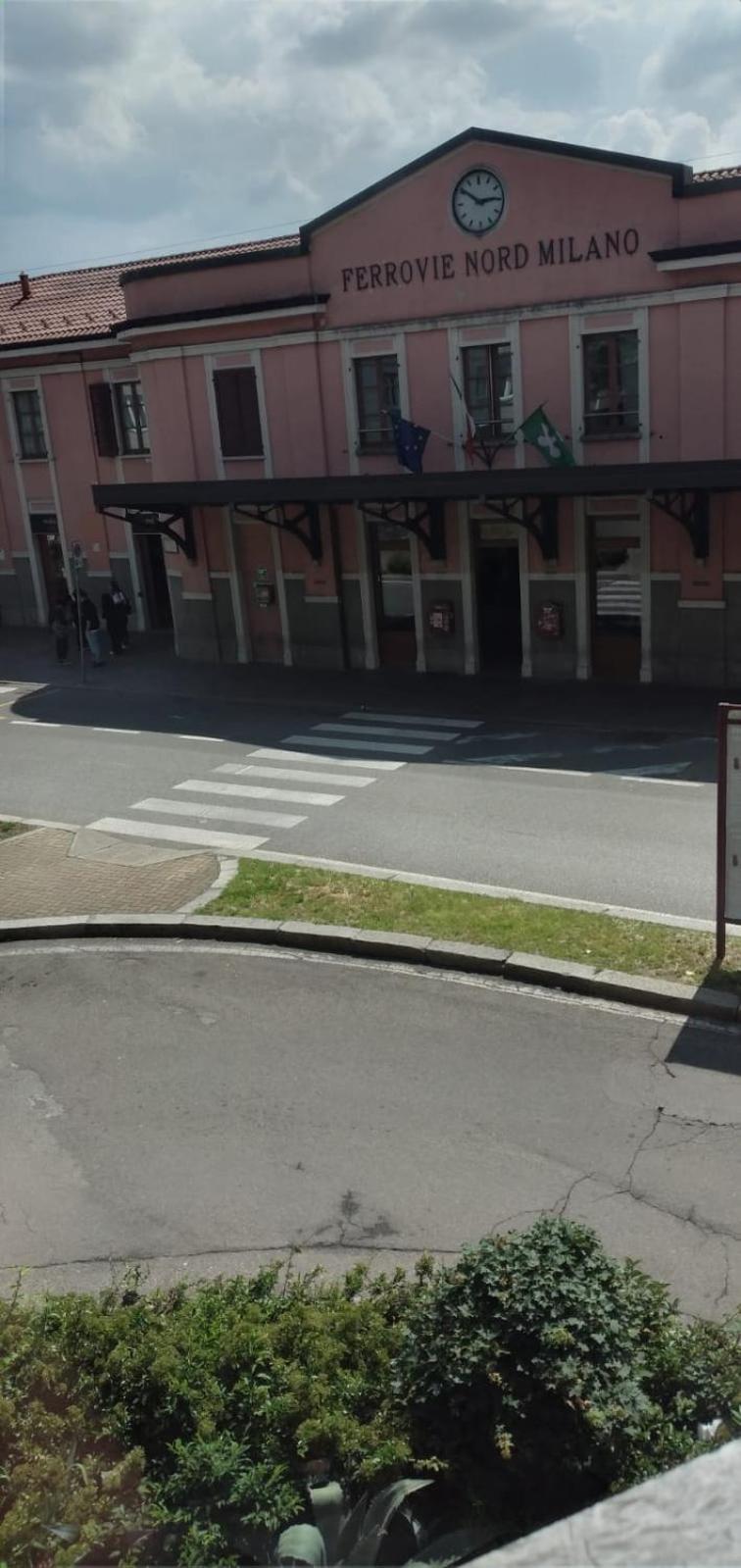 L'Appartamento Della Stazione Di Saronno Exteriör bild